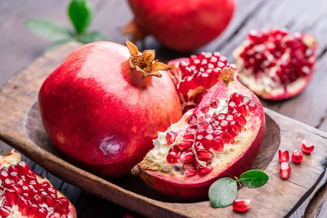 Журавлина чи гранат: що насправді корисніше і який фрукт варто додати у раціон взимку - фото 576550