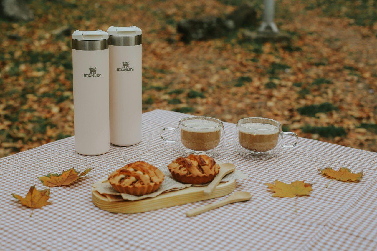 Теплі напої, які рятують у холодні вечори: 5 смачних рецептів для затишку