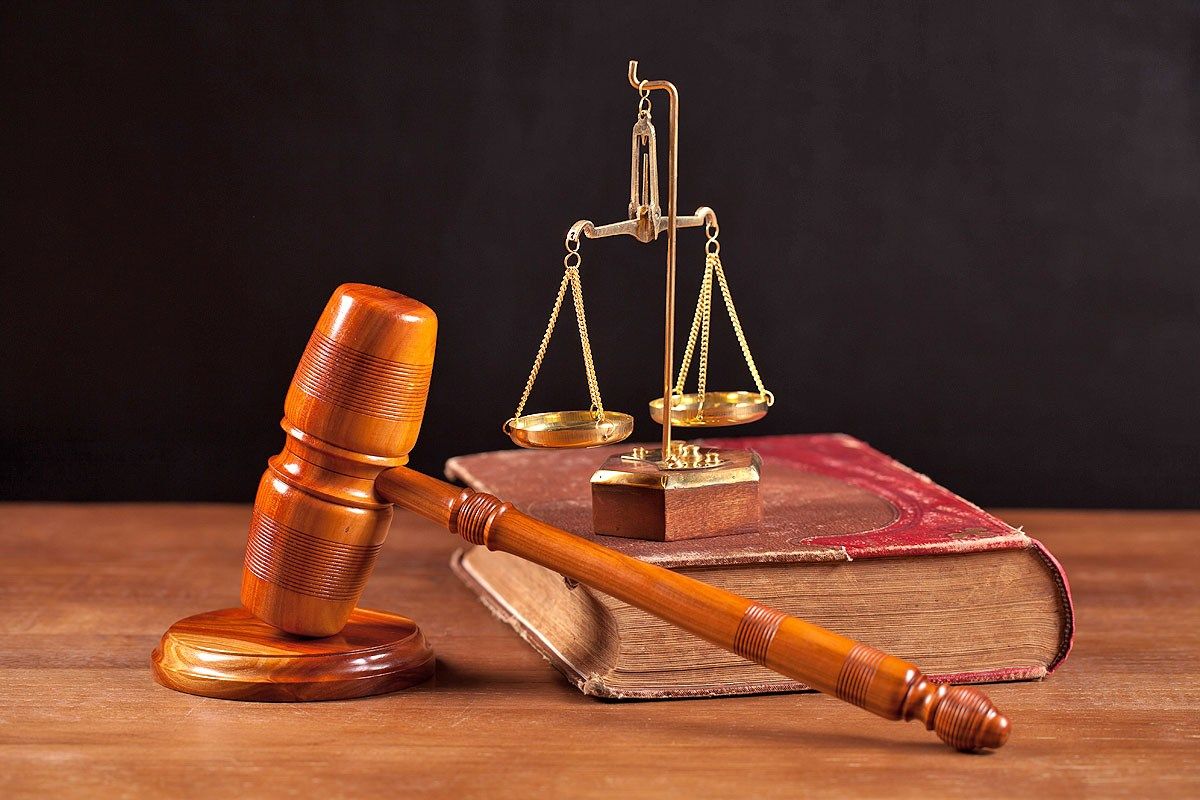 З Днем працівників прокуратури: щирі привітання у картинках та прозі