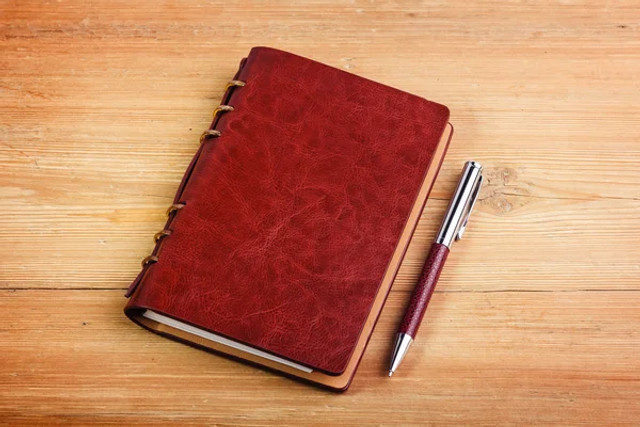 Що подарувати колегам на Новий рік: 9 універсальних ідей, з якими ви не прогадаєте - фото 576927