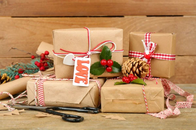 Що подарувати колегам на Новий рік: 9 універсальних ідей, з якими ви не прогадаєте - фото 576932