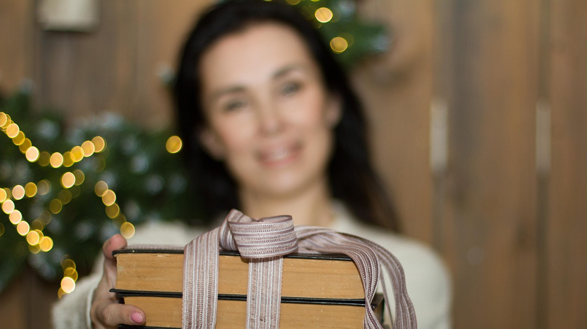 Що подарувати вчителю на Новий рік: ідеї, які йому точно сподобаються