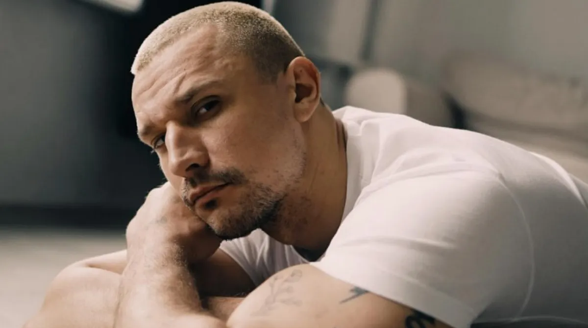 Тарас Цимбалюк розчулив мережу рідкісним дитячим фото з сестрою Ольгою