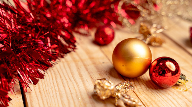 Ялинка в червоних відтінках - фото 577303