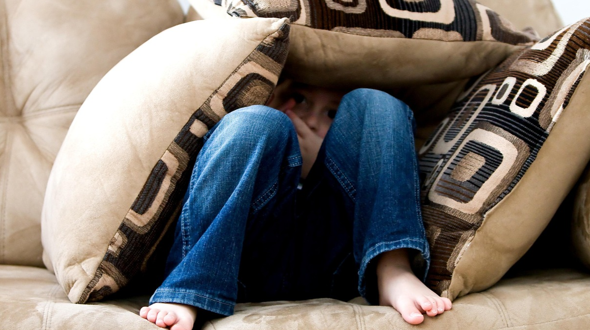 Як зберігати внутрішній спокій під час тривог і обстрілів: прості поради психолога