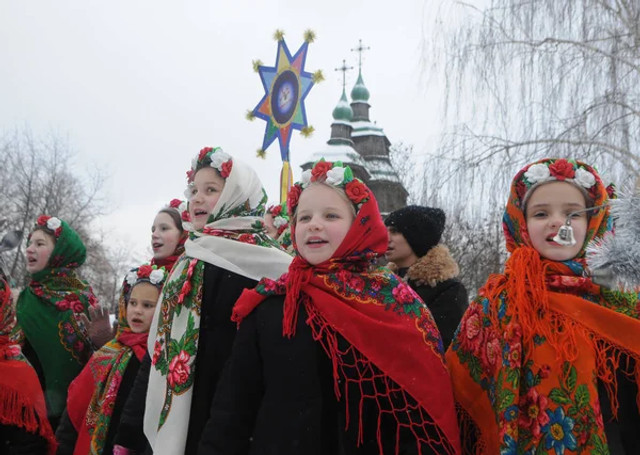 Без бою курантів і з Маланкою: як українці святкували Новий рік у давнину - фото 577750