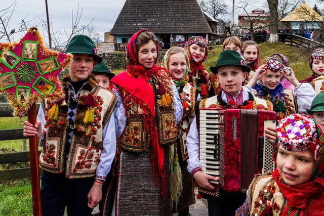 Без бою курантів і з Маланкою: як українці святкували Новий рік у давнину - фото 577752