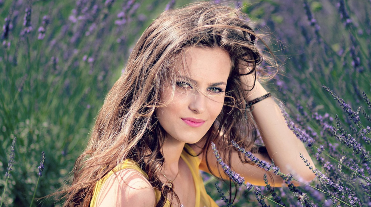 ТОП-5 порад, які допоможуть зберегти зачіску навіть у негоду