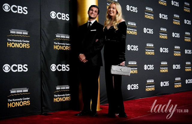 Тіффані Трамп з чоловіком - фото 577961