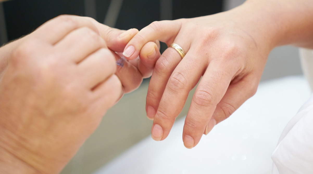 Які кольори манікюру пасують коротким нігтям: тренди, поради та стильні ідеї