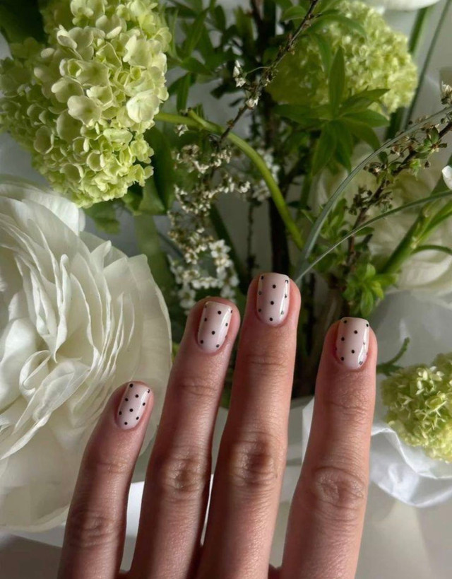 Стильний манікюр по знаку зодіаку- фото 578573