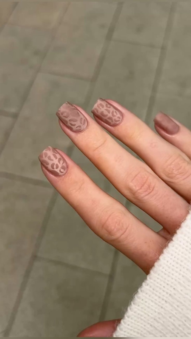 Стильний манікюр по знаку зодіаку- фото 578574