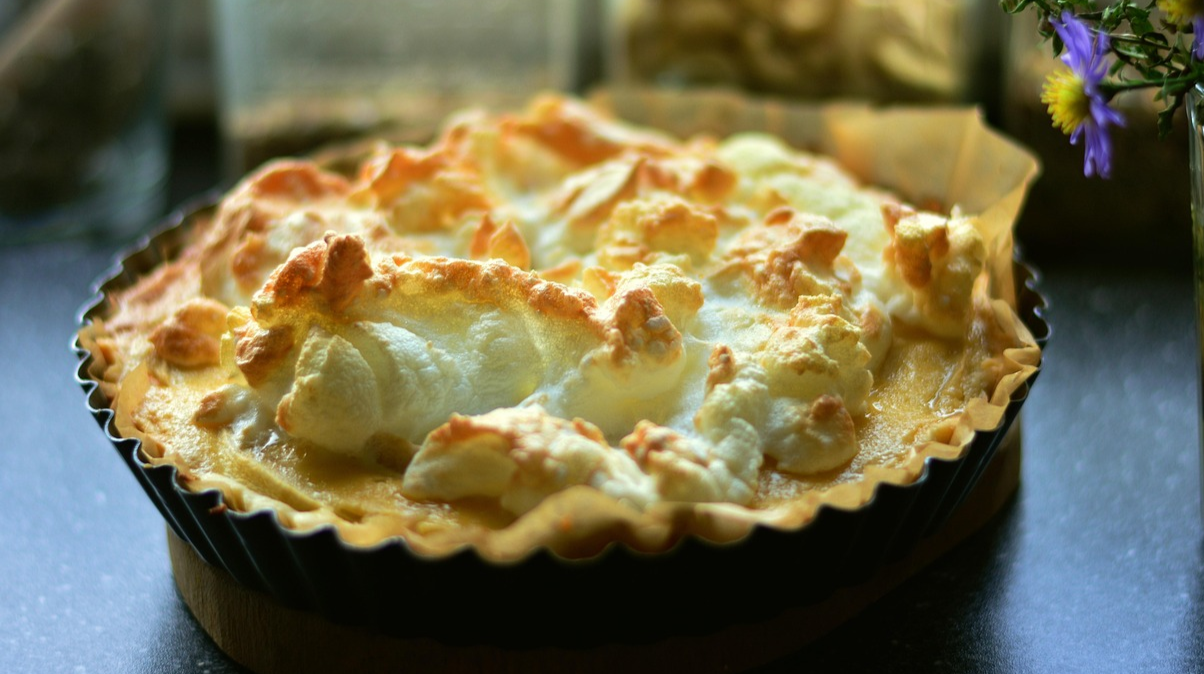 Швидкий протеїновий тортик у мікрохвильовці: як приготувати корисний десерт за 10 хвилин