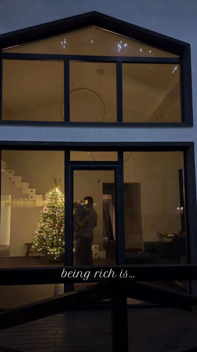 Мінімалізм чи класика: як українські зірки прикрасили свої ялинки - фото 579453