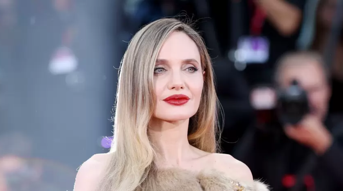 Без прикрас і табу: Анджеліна Джолі вперше відкрито показала шрам від мастектомії