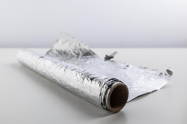 Холодильник більше не намерзає: геніальний трюк з фольгою, який працює - фото 580095