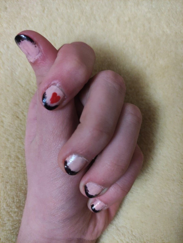 Манікюр без ідеальної обробки - фото 580885