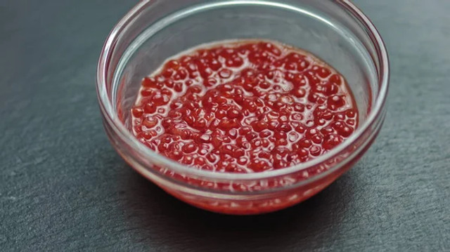 Час залити ікру гарячою водою: простий спосіб перевірити, що ви купили насправді - фото 582031