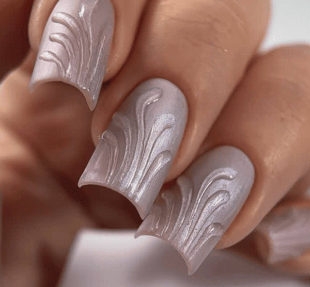 Як зробити новорічний манікюр вдома: святкові техніки, які реально повторити самостійно - фото 582190