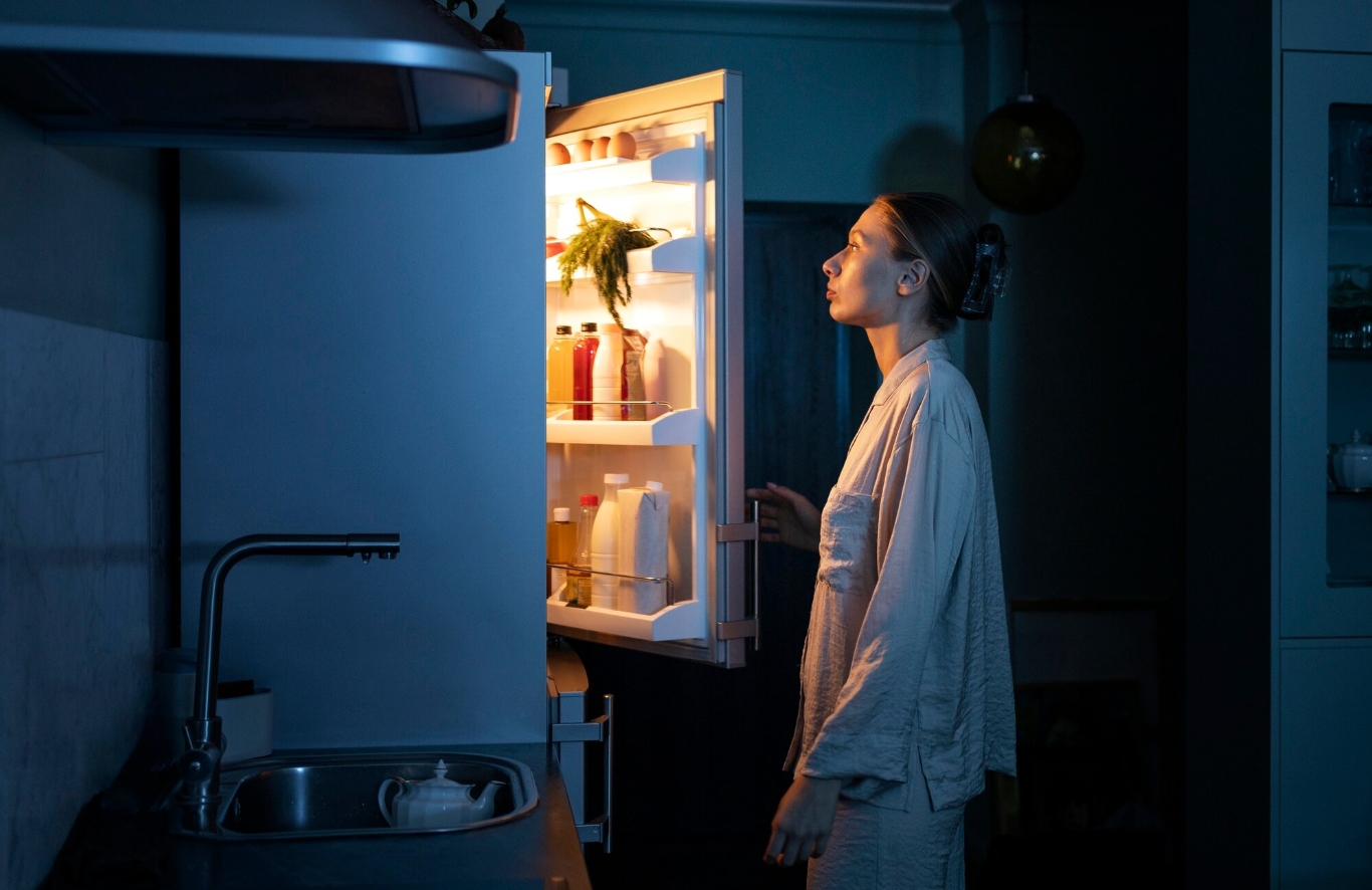 Ніколи не зберігайте молоко на дверцятах холодильника - фото 1