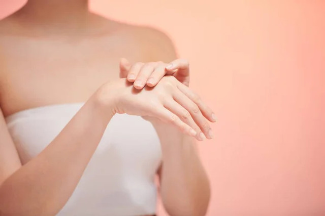 Натуральний блиск без покриття: секрет популярності японського манікюру - фото 583551