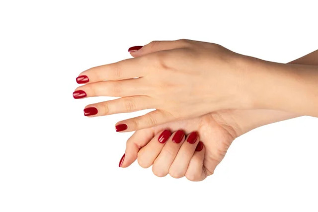 Який відтінок червоного личить саме вам: як підібрати ідеальний колір під тон шкіри - фото 583558