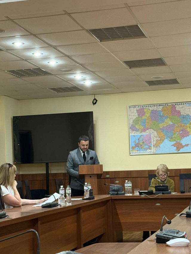 Істерики за сценарієм: що насправді дослідив Решетник у своїй дисертації - фото 584655