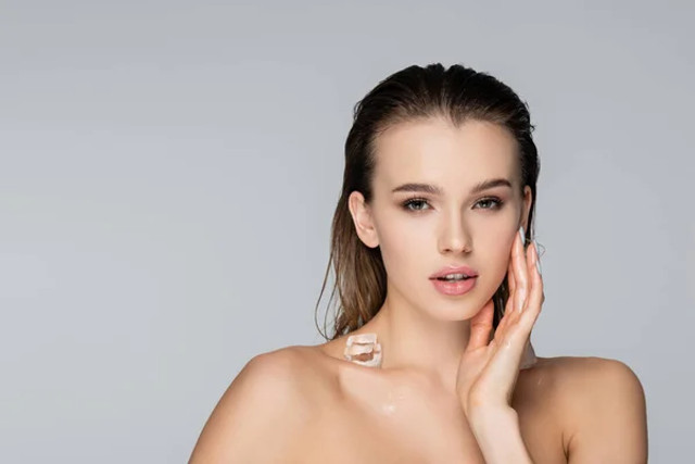 Без сухості та тріщин: що змінити в догляді за обличчям у холодну пору - фото 584910