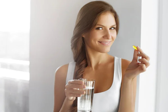 Без сухості та тріщин: що змінити в догляді за обличчям у холодну пору - фото 584915