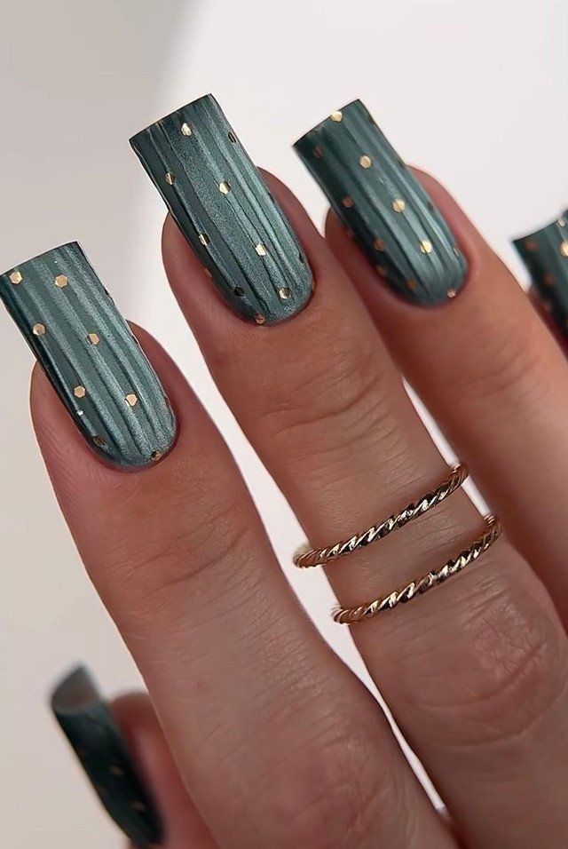 Яскравий жіночий манікюр - фото 585120