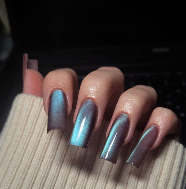 Яскравий жіночий манікюр - фото 585125