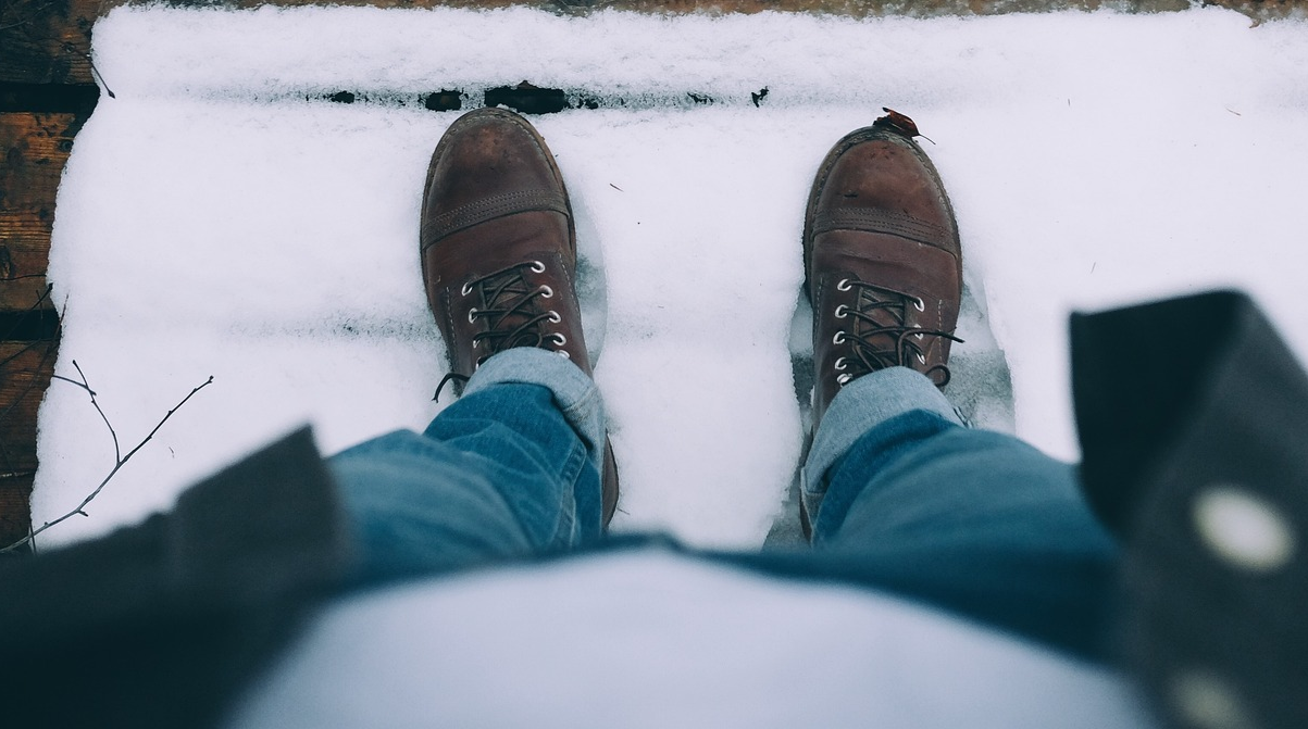 Простий зимовий спосіб, який знищує лід - фото 1