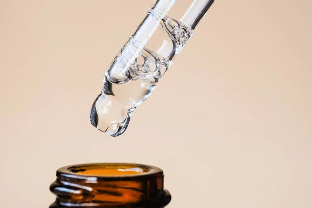 Три краплі перед виходом з дому: що роблять досвідчені люди, щоб взуття не ковзало взимку - фото 585208