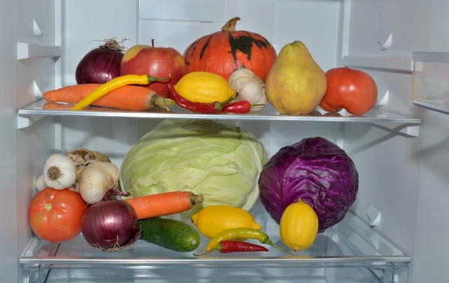 Більше ніяких сліз: секрет правильного нарізання цибулі - фото 585561