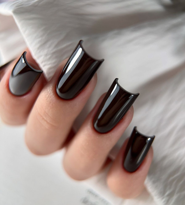 Чорний манікюр - фото 586275