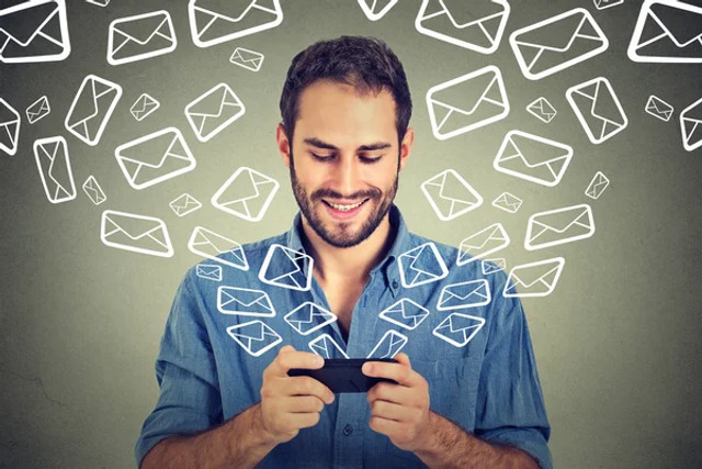 Чому вона більше не пише: головні помилки у чоловічих повідомленнях - фото 586301