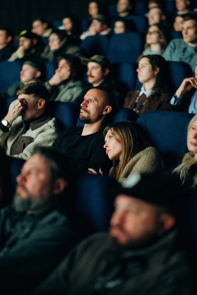 Тарас Цимбалюк та Олена Світлицька були разом на кінопоказі - фото 586830