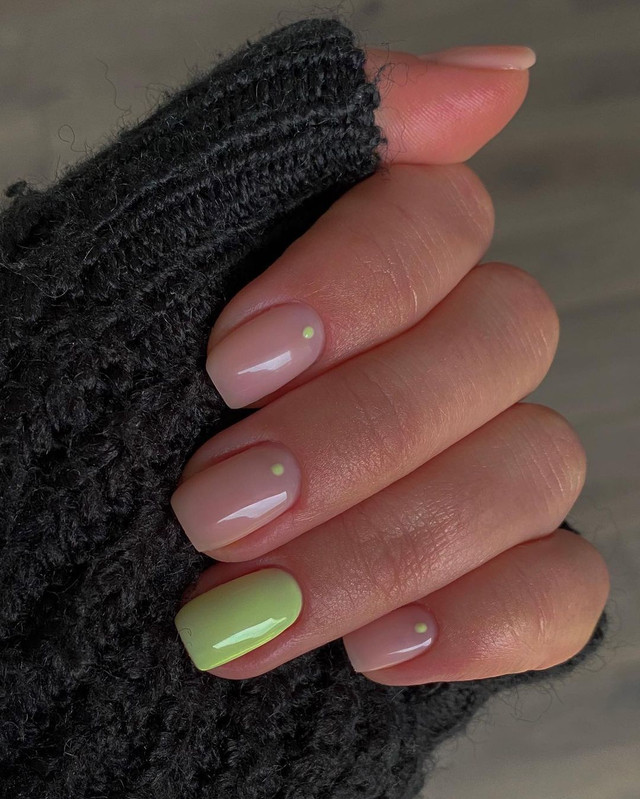 М’ятний і пудровий рожевий манікюр - фото 587737