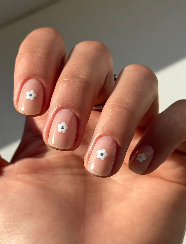 Квіткові візерунки на нігтях - фото 588239