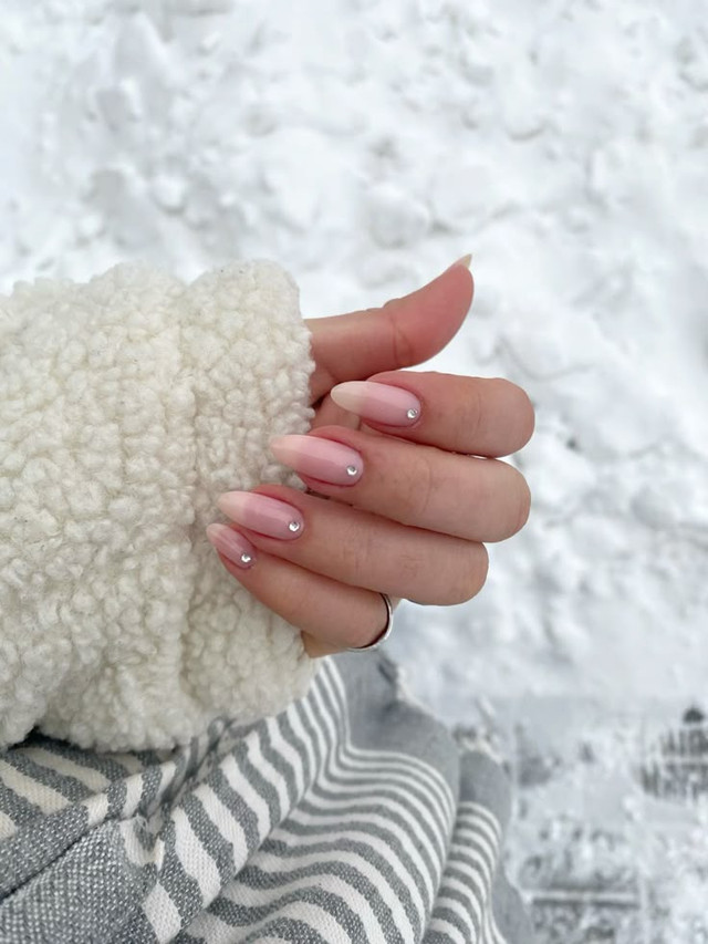 Манікюр з кристалами- фото 588245