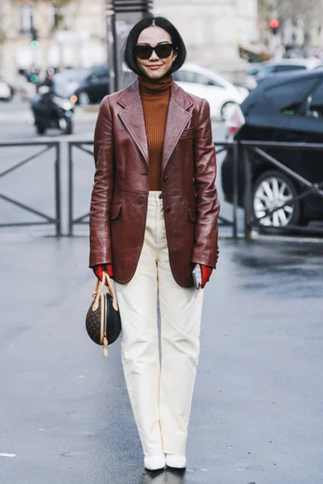 Час зібрати ідеальний базовий гардероб: 6 речей, які не втрачають актуальності роками - фото 588405