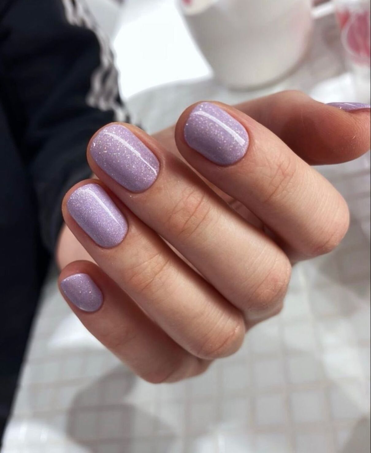 Трендовий манікюр на кожен місяць весни - фото 1