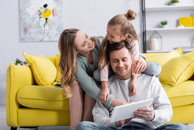 Час придивитися до поведінки дитини: 5 ознак, що їй бракує вашої уваги - фото 588443