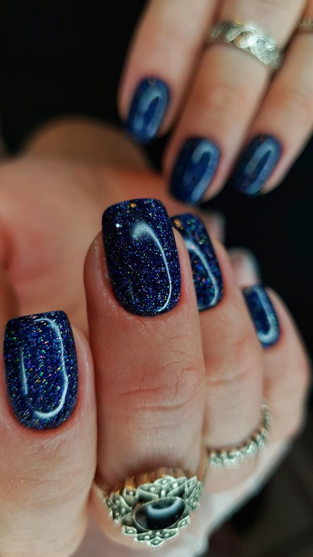 Манікюр з ефектом мішури - фото 588471