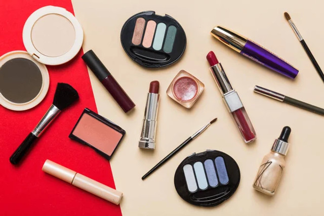 Час дивувати кохану: що подарувати їй на День Святого Валентина, щоб влучити в серце - фото 589310