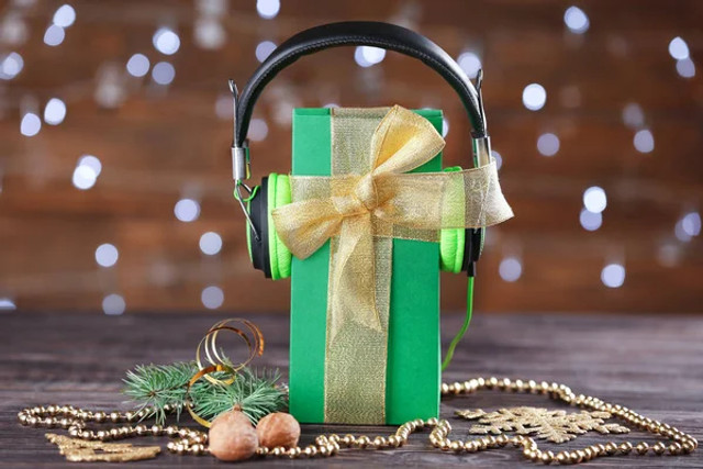 Що подарувати йому на День святого Валентина: варіанти, які справді влучать у серце - фото 589319