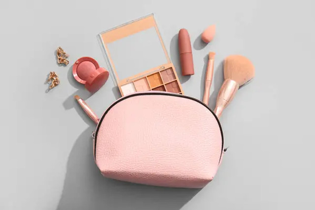 Що подарувати дівчині на День святого Валентина: речі, які говорять про почуття - фото 589350