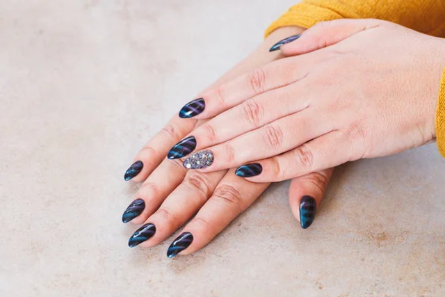 ТОП-5 кольорів і nail-трендів, які варто спробувати у 2026 році - фото 590188