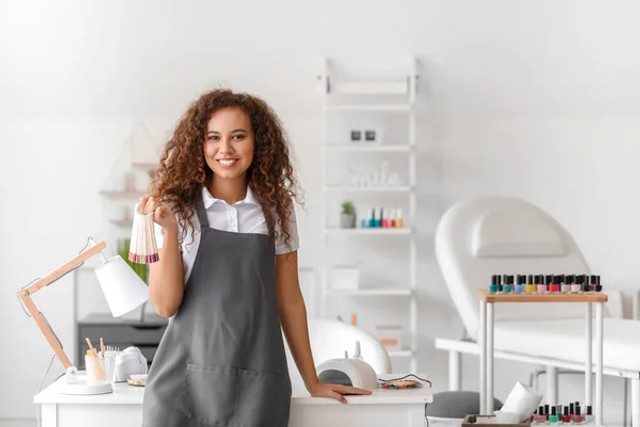 Як обрати майстра манікюру: на що звернути увагу перед записом, щоб не шкодувати - фото 590451