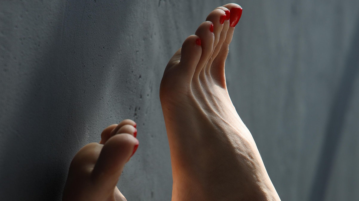 Зимовий педикюр: чому він потрібен навіть у шкарпетках